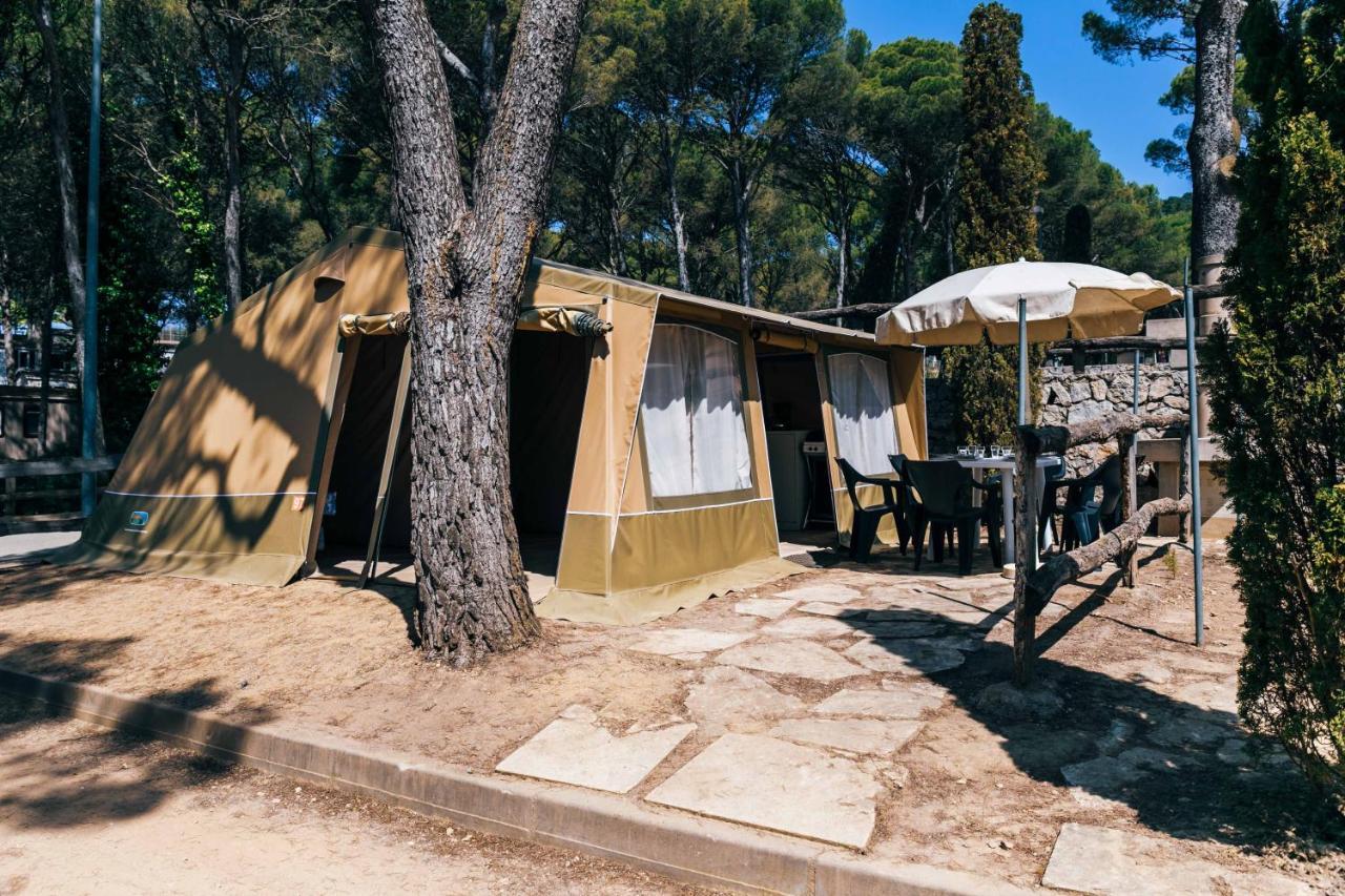 Camping Castell Montgri **** ลาเอสตาร์ติต ภายนอก รูปภาพ